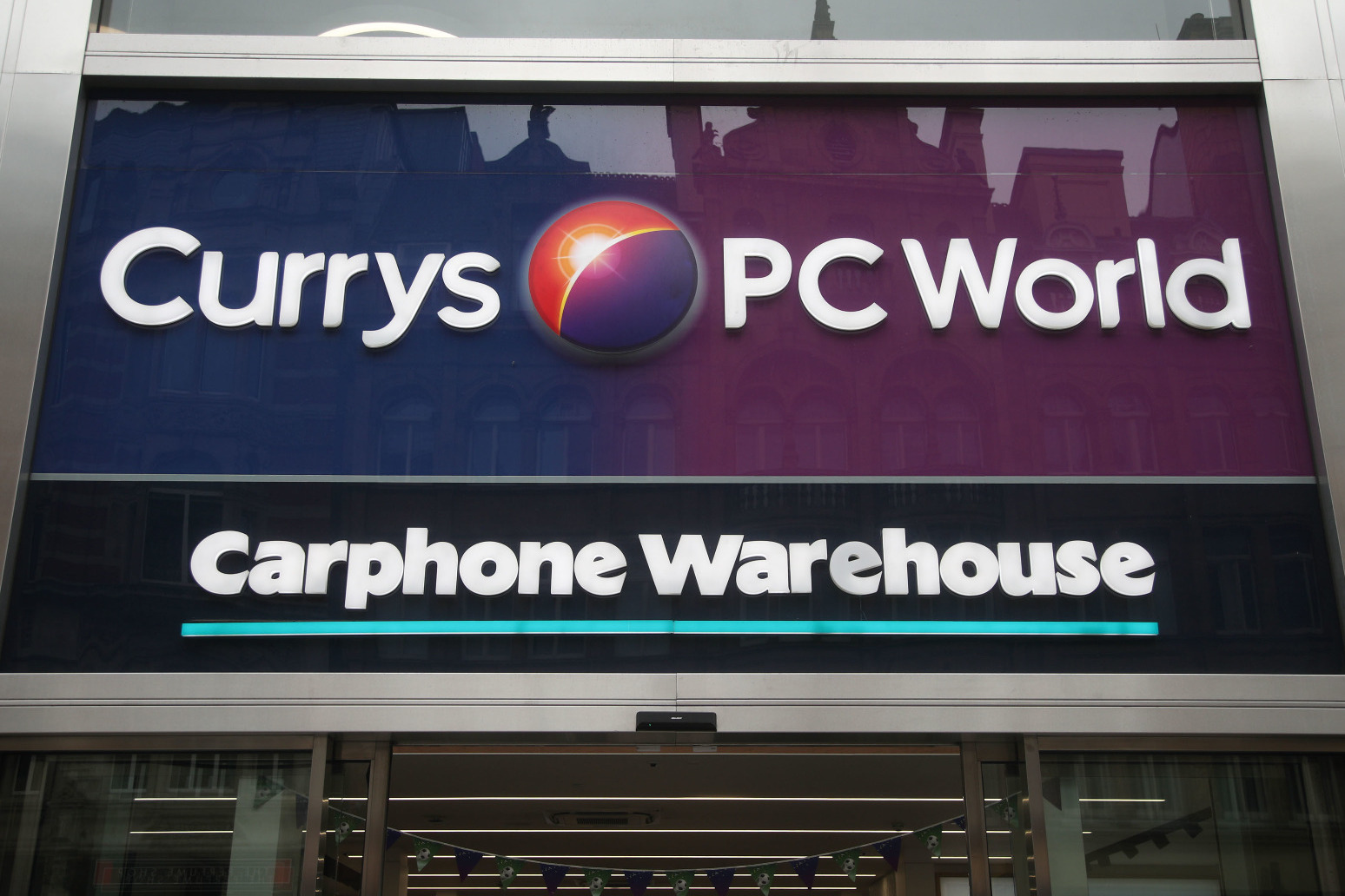 Currys to hand £75m to shareholders as sales remain strong 