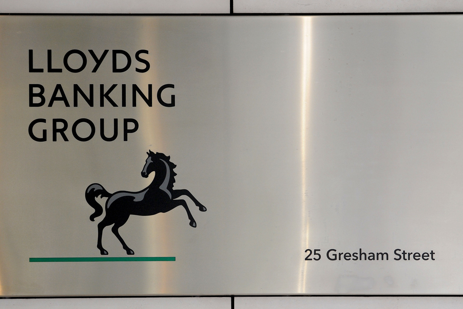 Lloyds sees profits hit £2bn in three months following economic rebound 