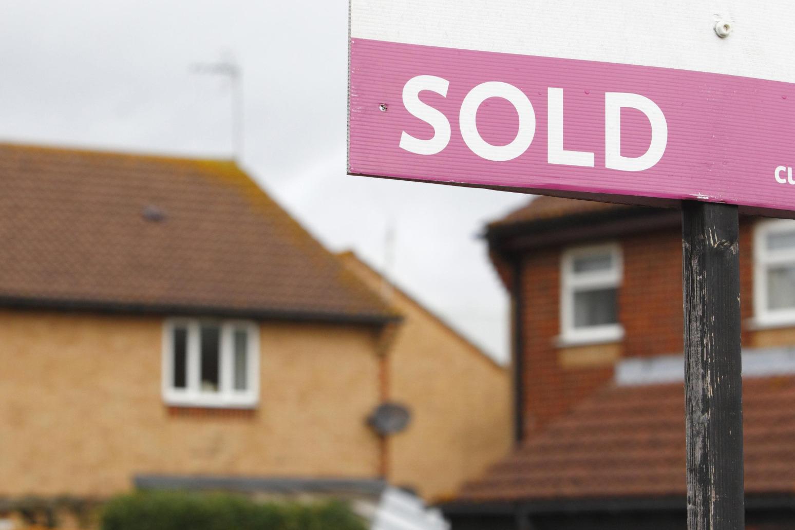 House sales ‘logjam’ starts to ease with fewer properties changing hands 
