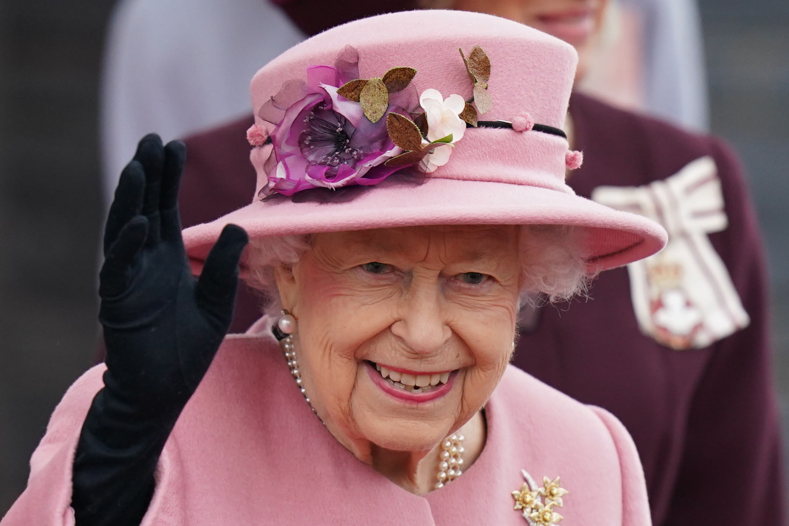 Queen praises efforts of Welsh people during opening of Welsh Parliament 