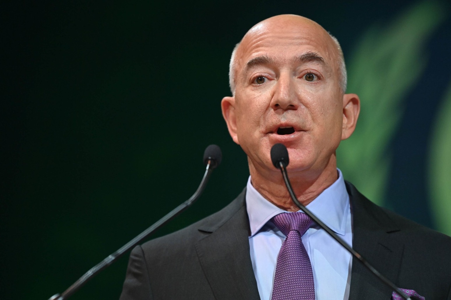 Ex-housekeeper sues Jeff Bezos, claiming discrimination 