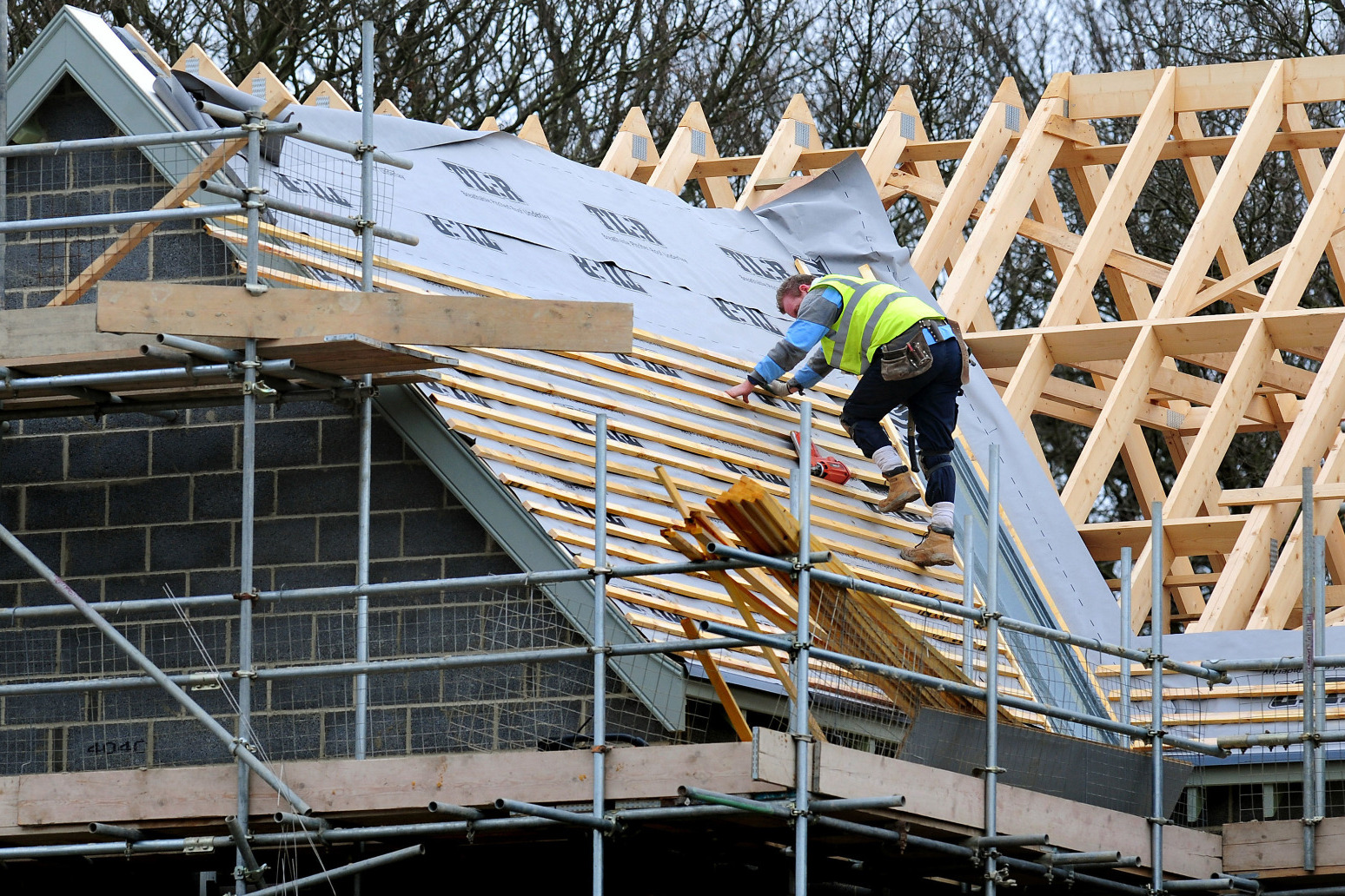 Make new homes built in Scotland so energy efficient that they do not require heating 