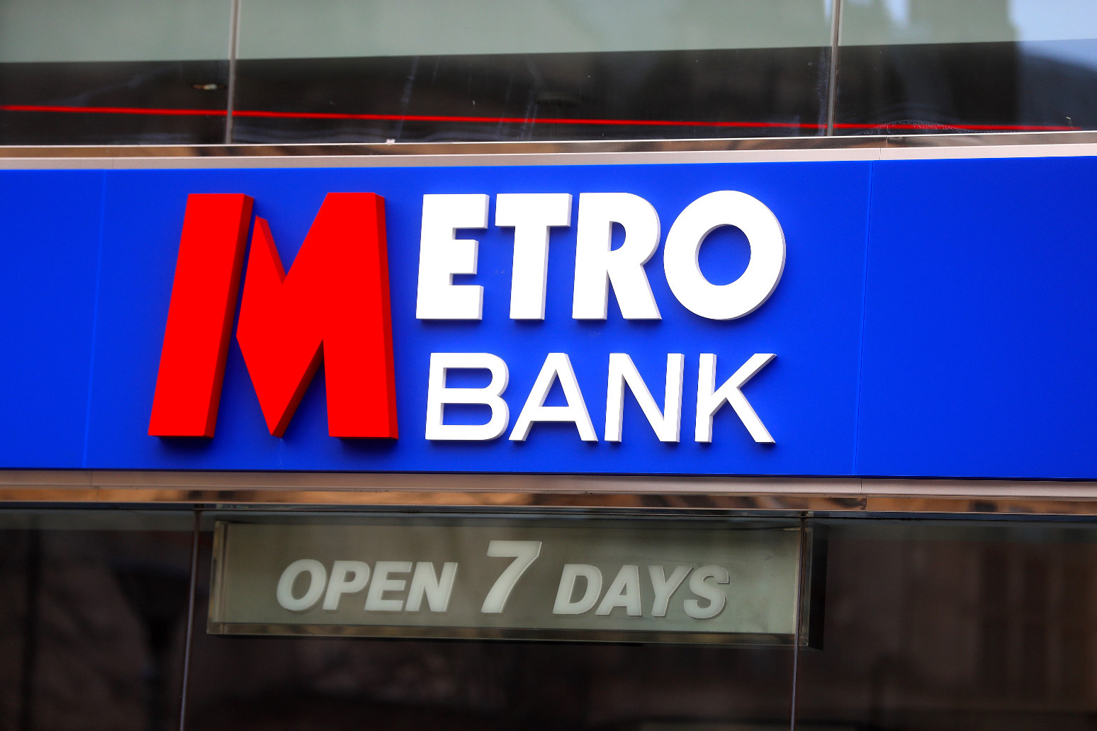 Metro Bank suitor Carlyle ends takeover talks 