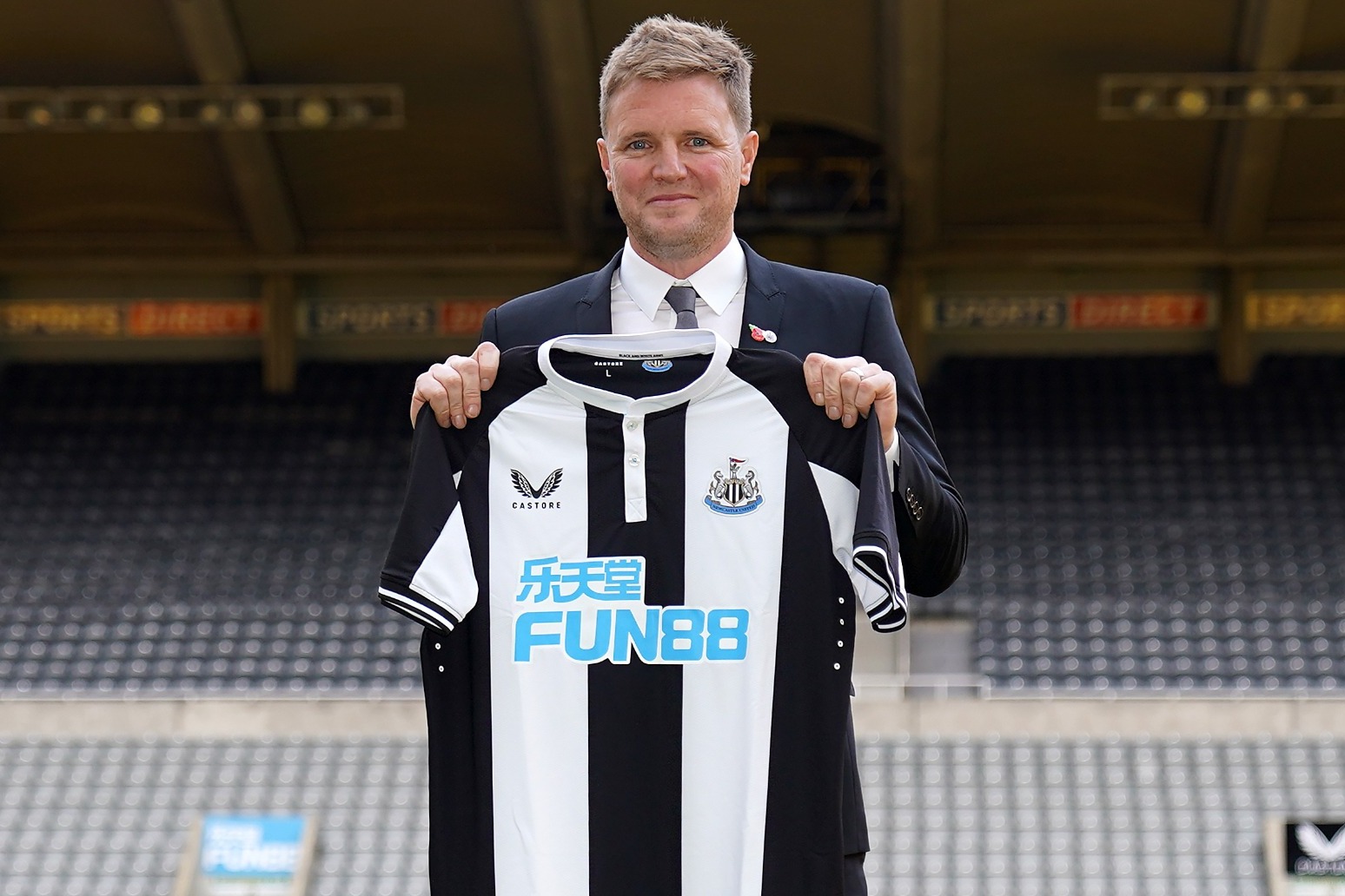 Eddie Howe to miss first game as Newcastle manager after positive Covid test 