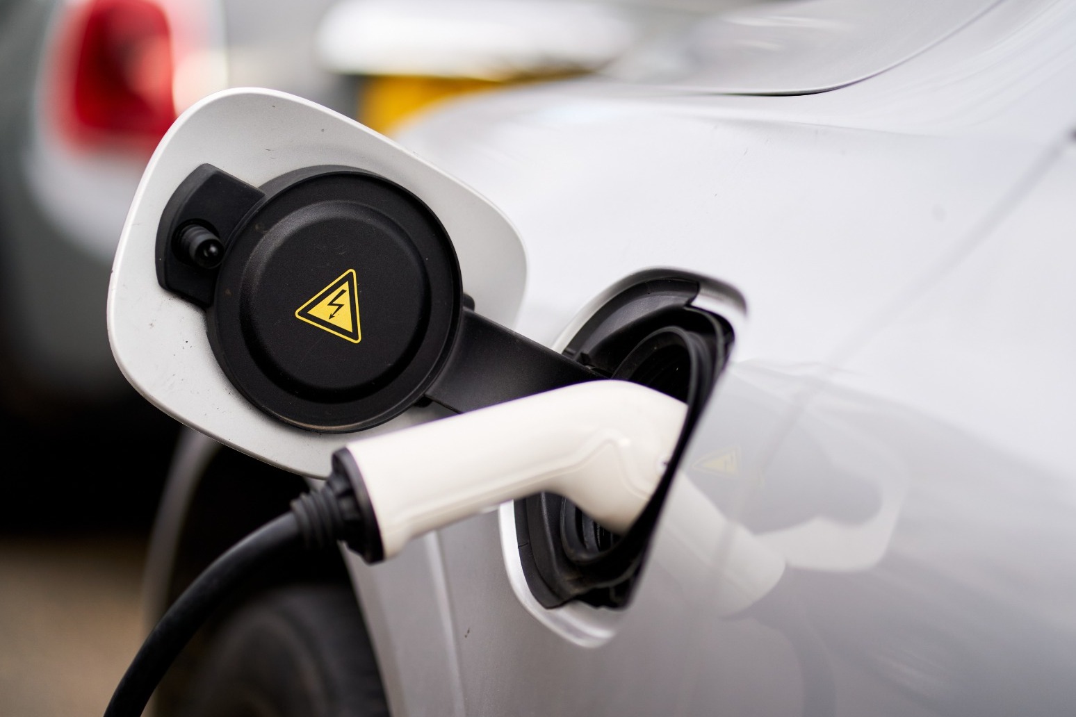 Electric car owners face ‘postcode lottery’ for cost of charging 