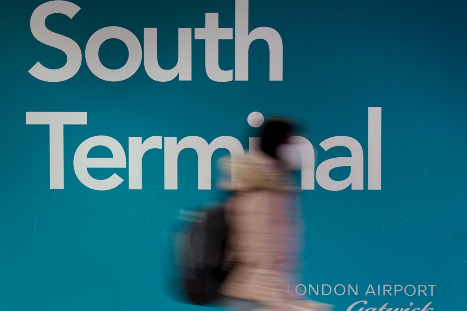 Investigation begins following death of passenger at Gatwick Airport 