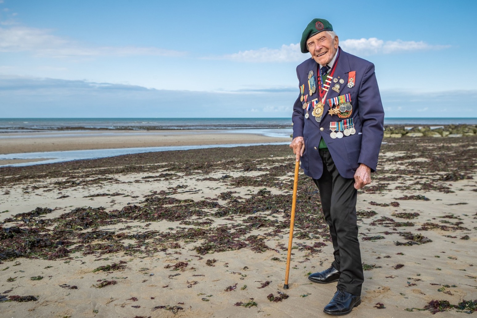 D-Day veteran Harry Billinge dies aged 96, his family says 