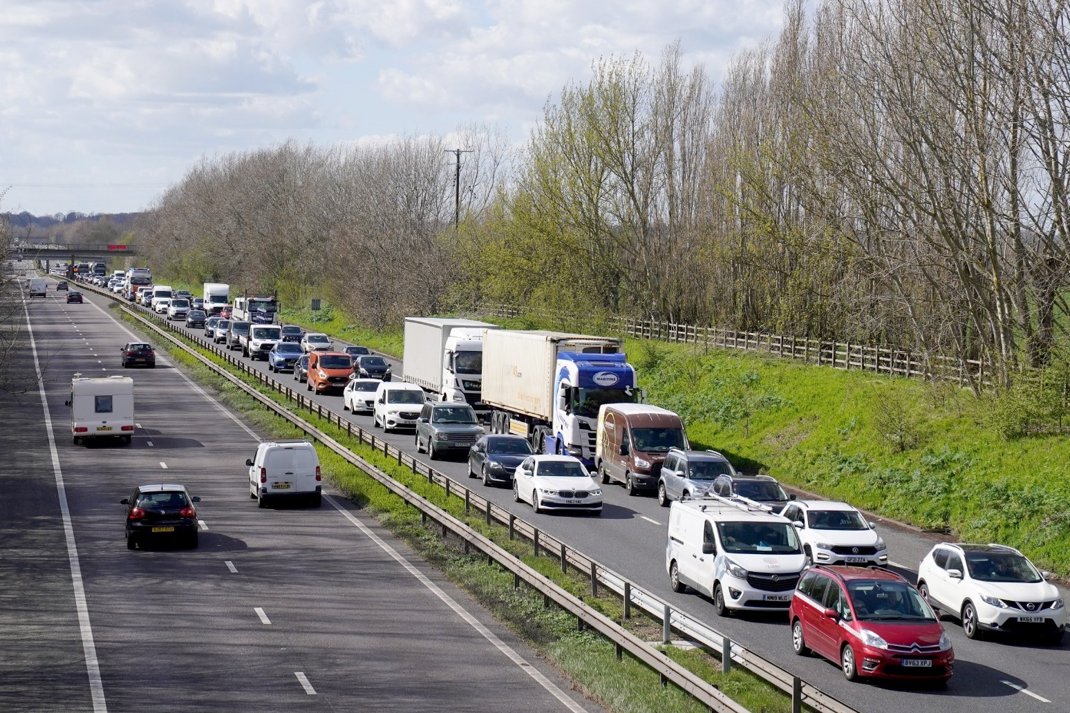 Chaos in Kent as 23-mile stretch of M20 closed due to ferry shortage 