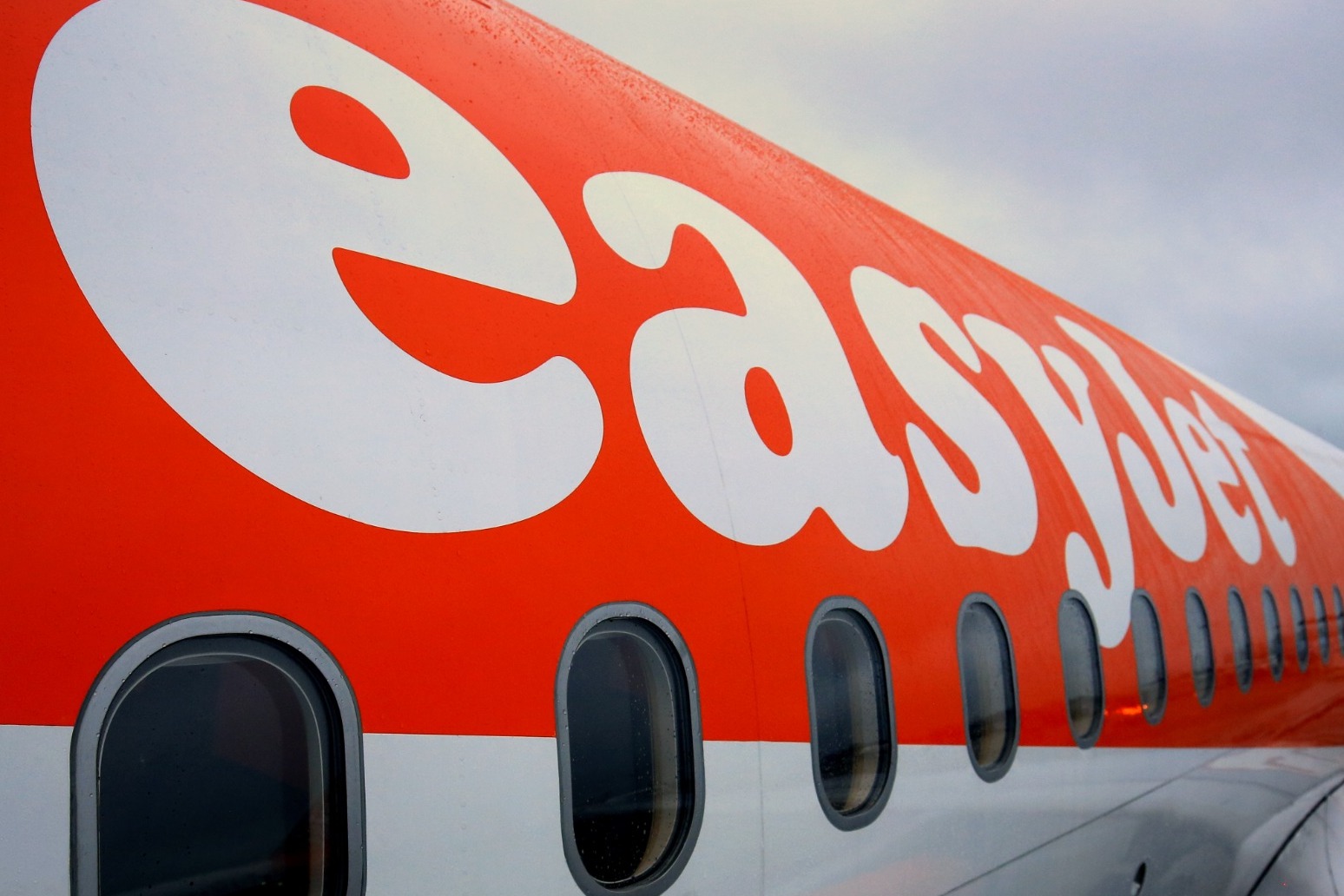 Software failure grounds 200 easyJet flights 