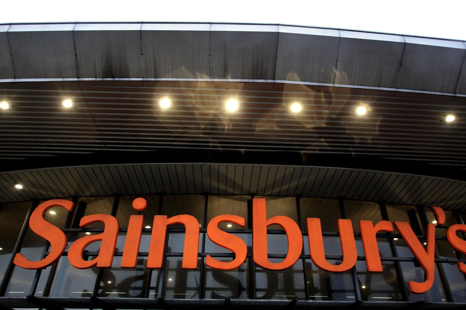 Sainsbury’s commits to further price-cutting as shopper concerns grow 