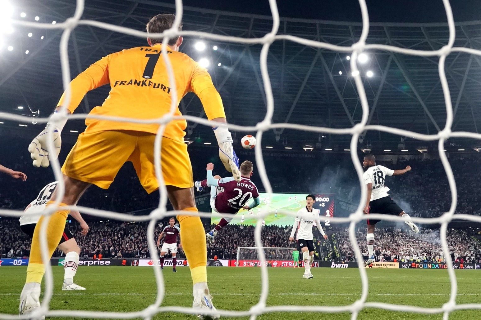 First European semi-final for 46 years ends in defeat for West Ham 