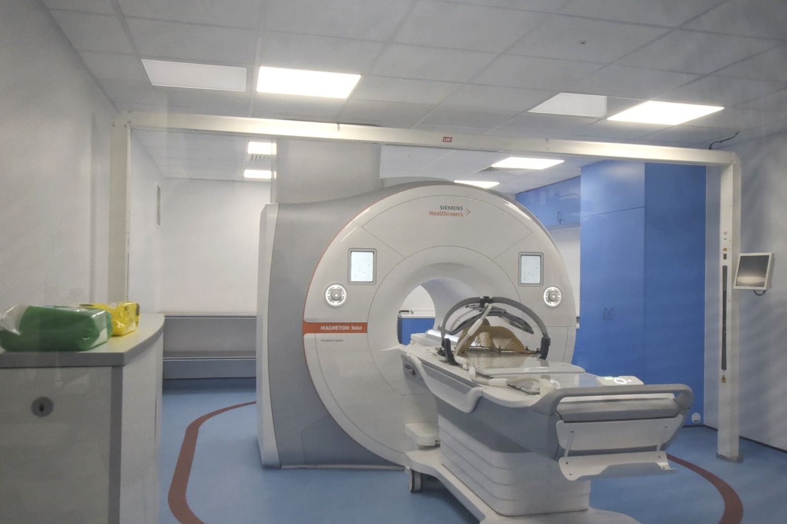 Humza Yousaf unveils ‘life-changing’ MRI scanner at Beatson Cancer Centre 