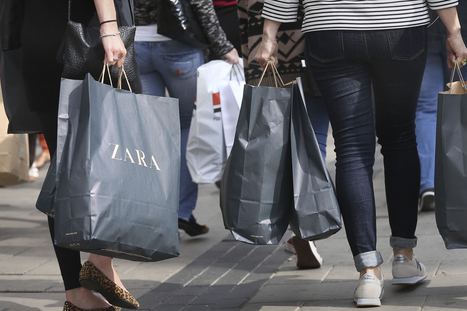 Rise in shop visitors could be upended by cost-of-living crisis, report warns 