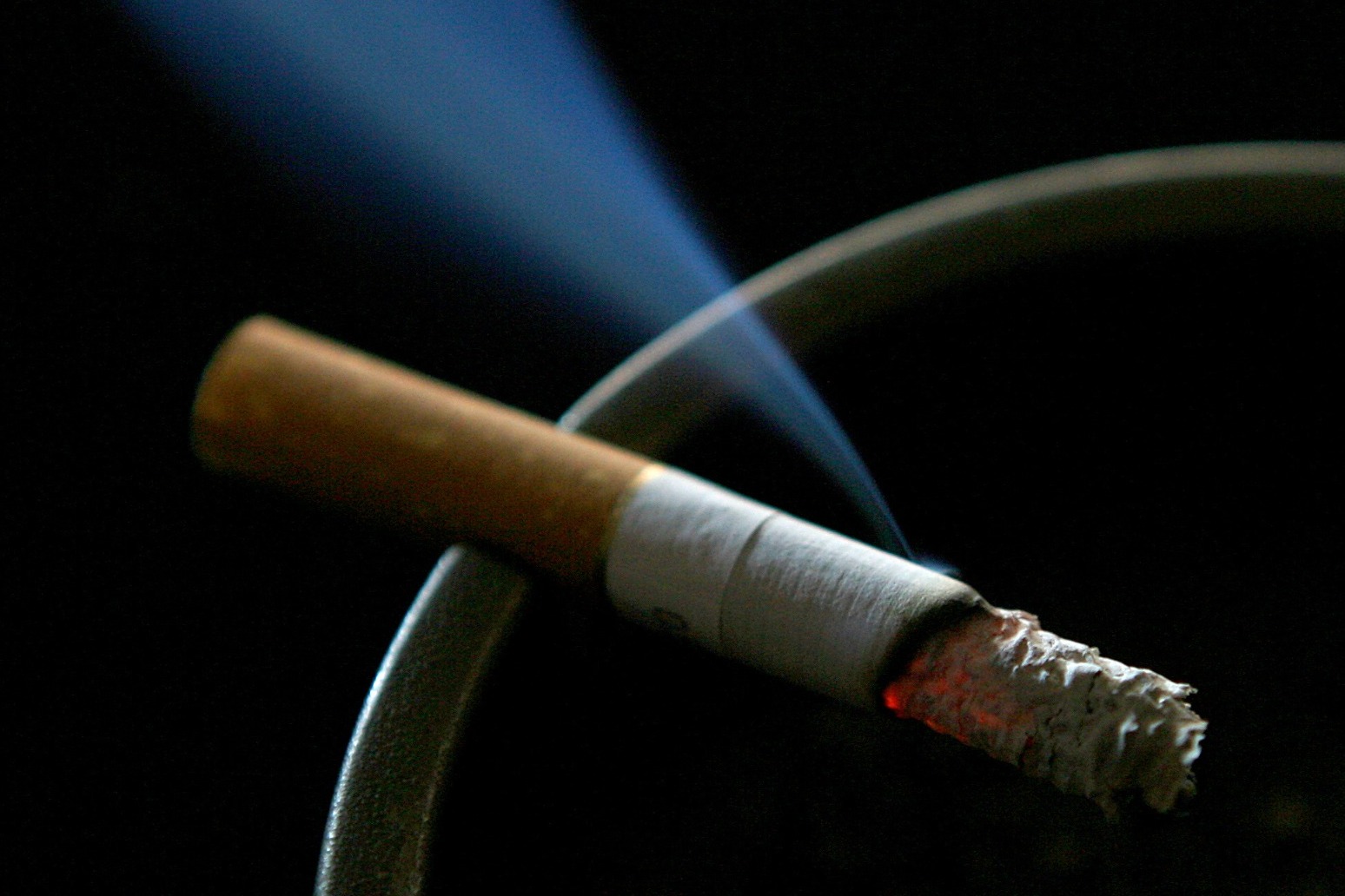 Legal age for smoking should rise and ‘polluter tax’ must be considered – report 