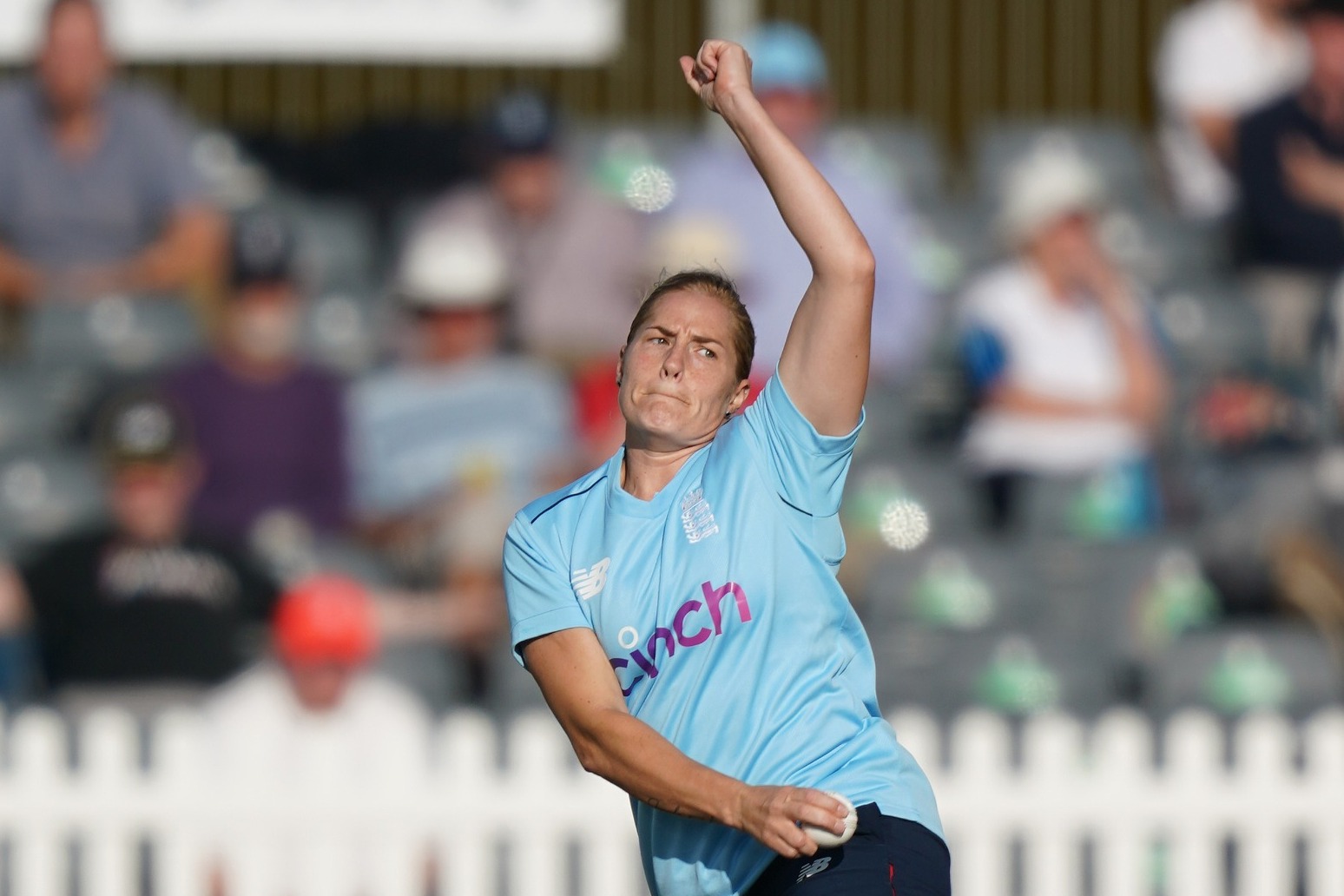 Katherine Brunt quits Tests to concentrate on limited overs career