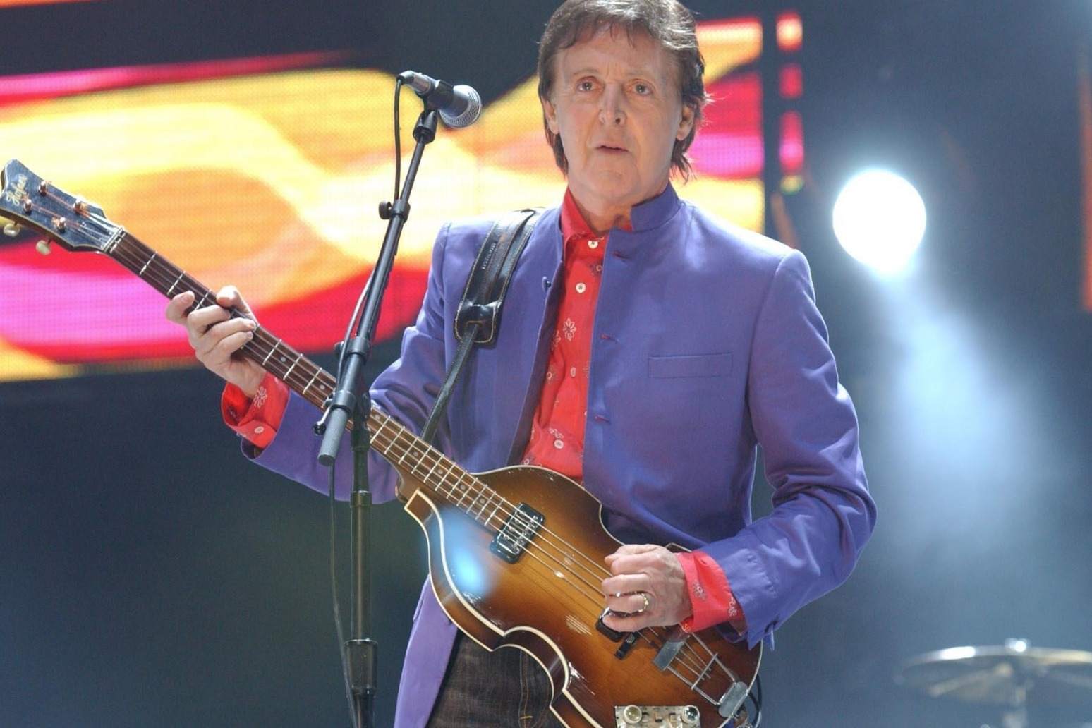 Sir Paul McCartney to become Glastonbury’s oldest ever solo headliner 