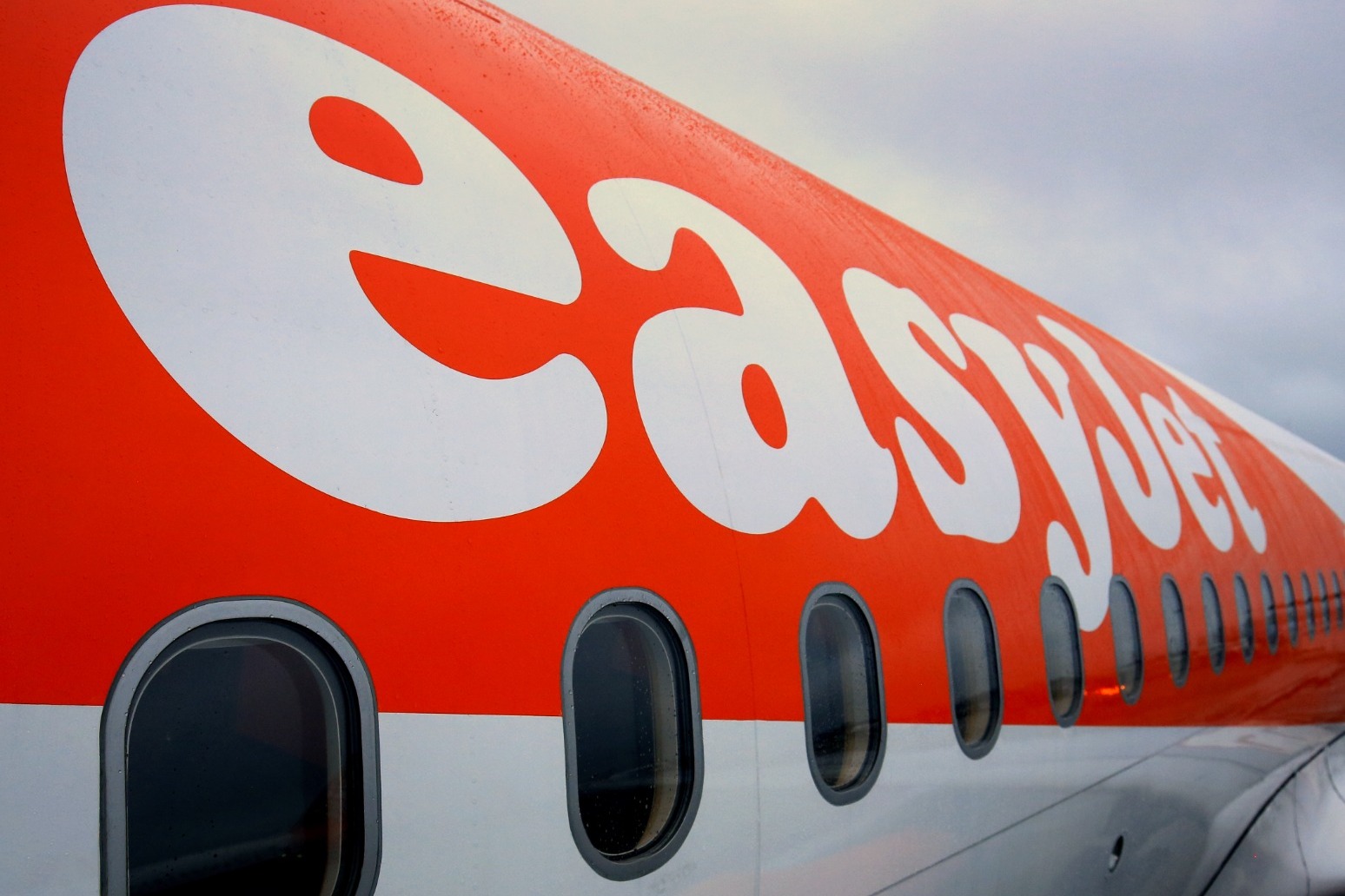 EasyJet to cancel thousands of summer flights 