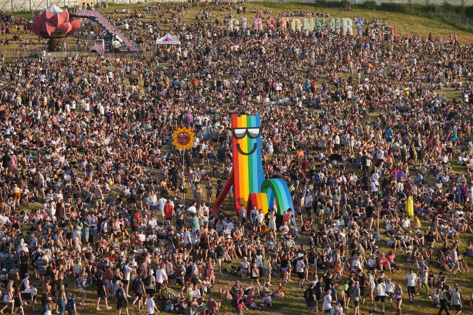 Glastonbury punters may need to take shelter from thunderstorms