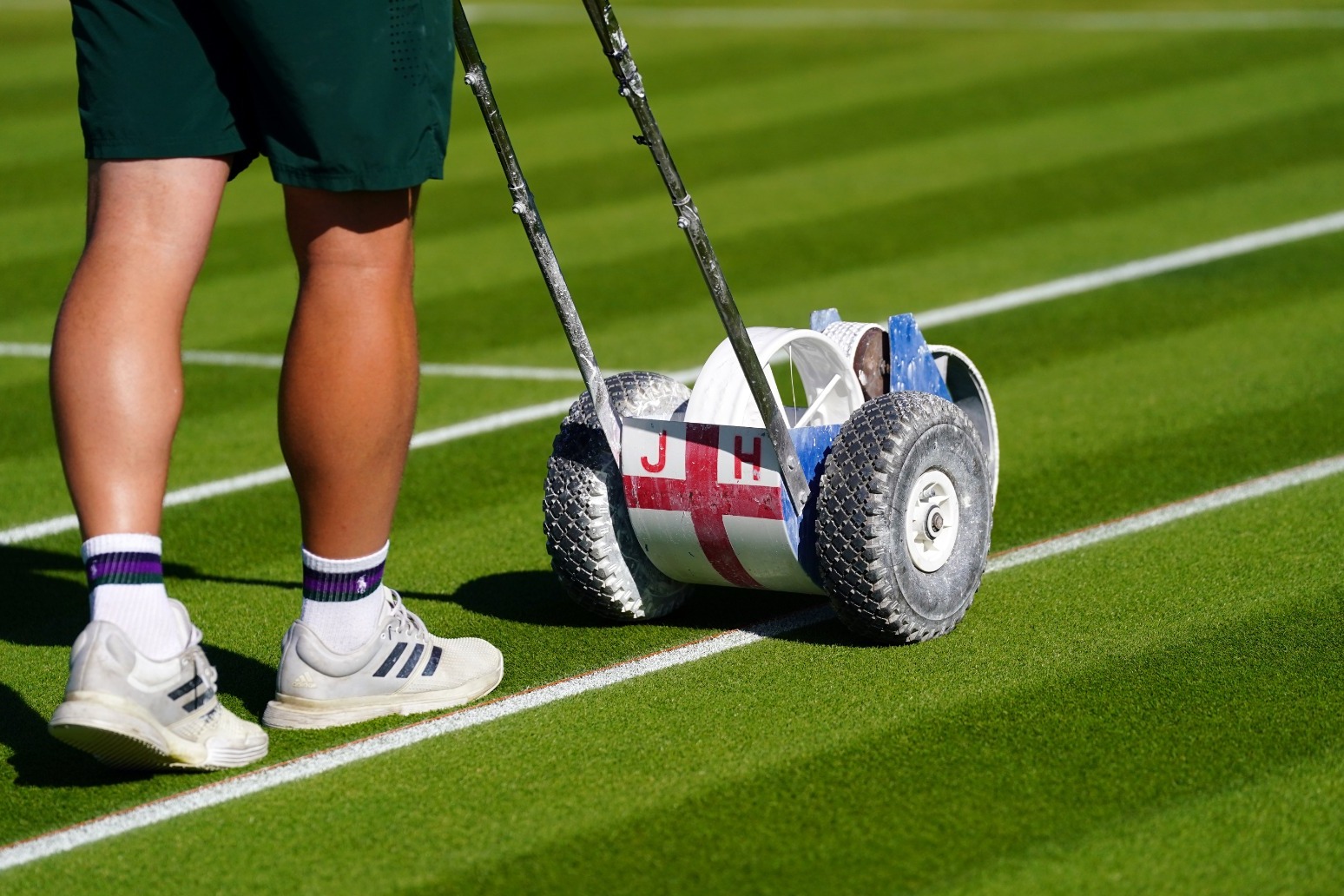 Thousands arrive at Wimbledon for first full-capacity tournament in three years 