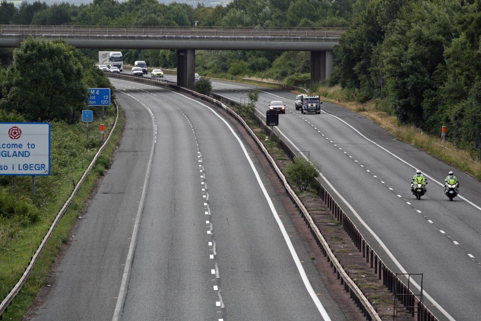 Fuel protesters bring M4 to standstill with rolling road blocks 