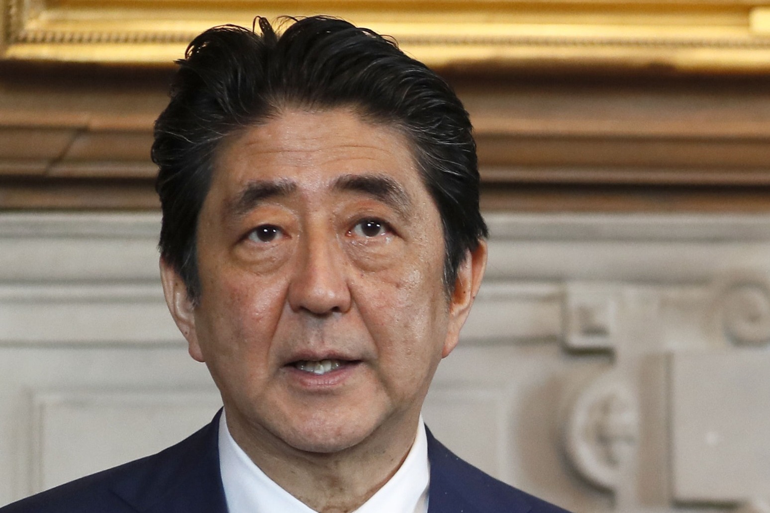 Hearse carrying body of former Japanese prime minister Shinzo Abe returns him home 