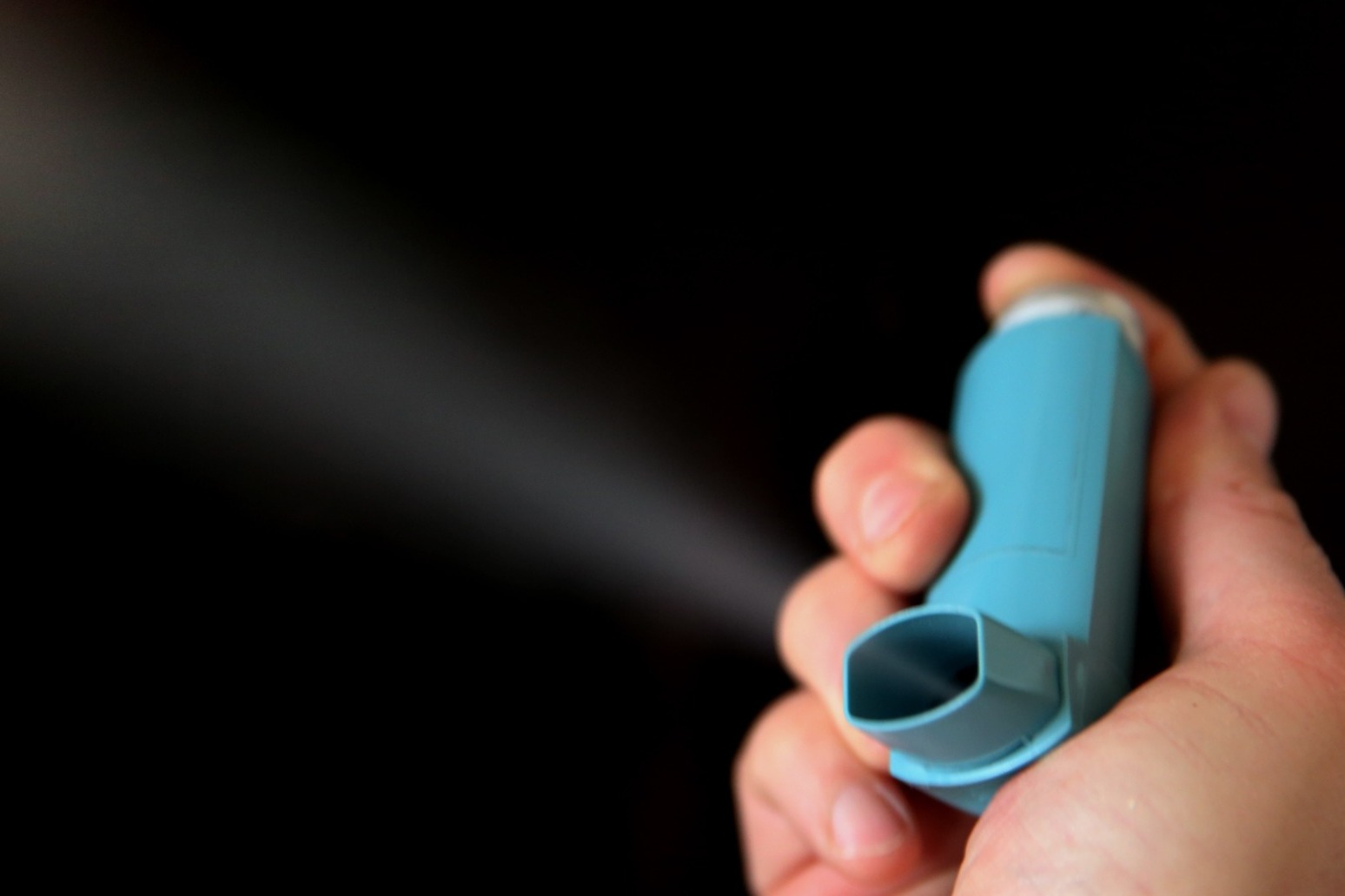 Million asthma patients over reliant on reliever inhalers charity warns