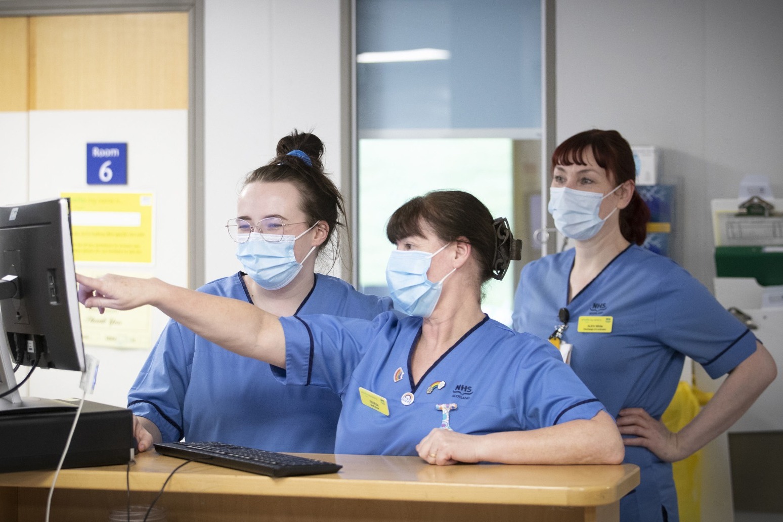 Nurses say reported 5% pay rise from Boris Johnson ‘not remotely acceptable’ 