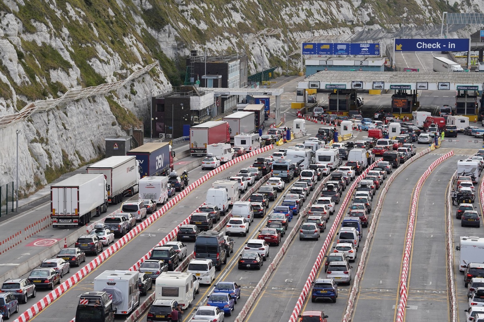 Quarter of UK motorists driving abroad go five hours without break – survey 