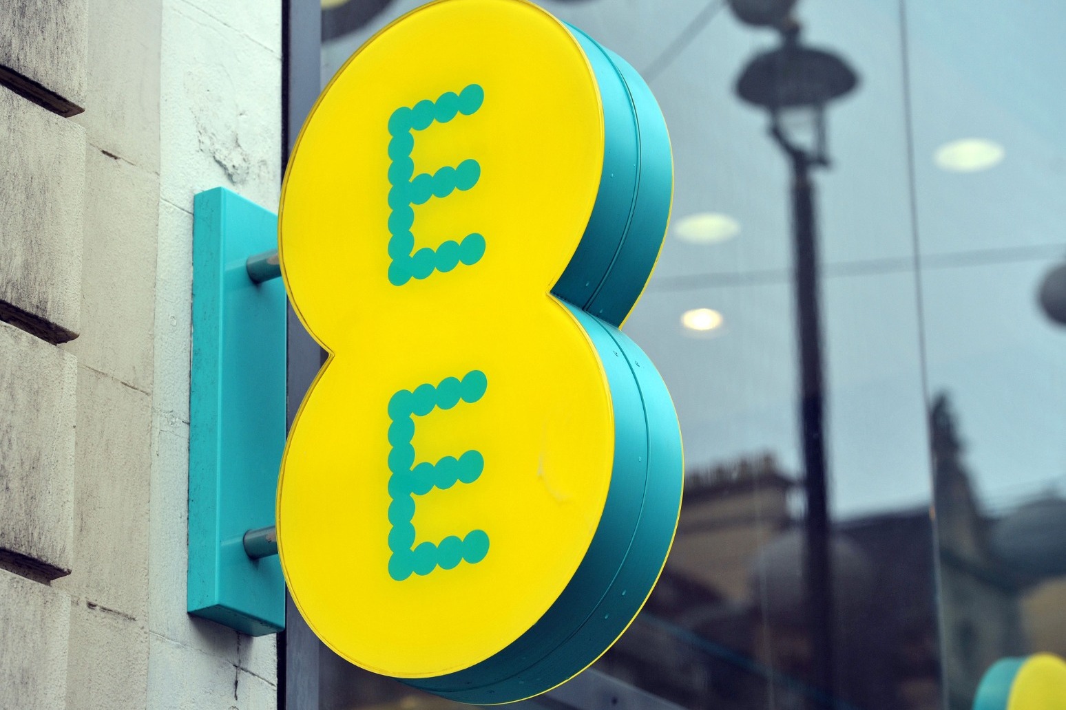 Ofcom investigating EE’s customer contract information practices 
