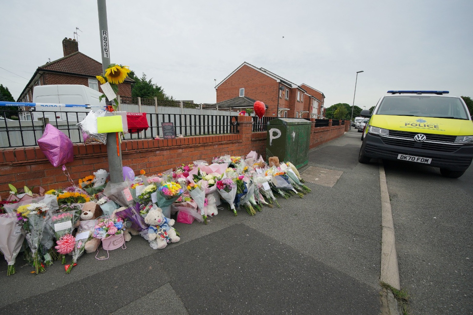 Police officer tried to save Olivia by covering gunshot wound, inquest told 