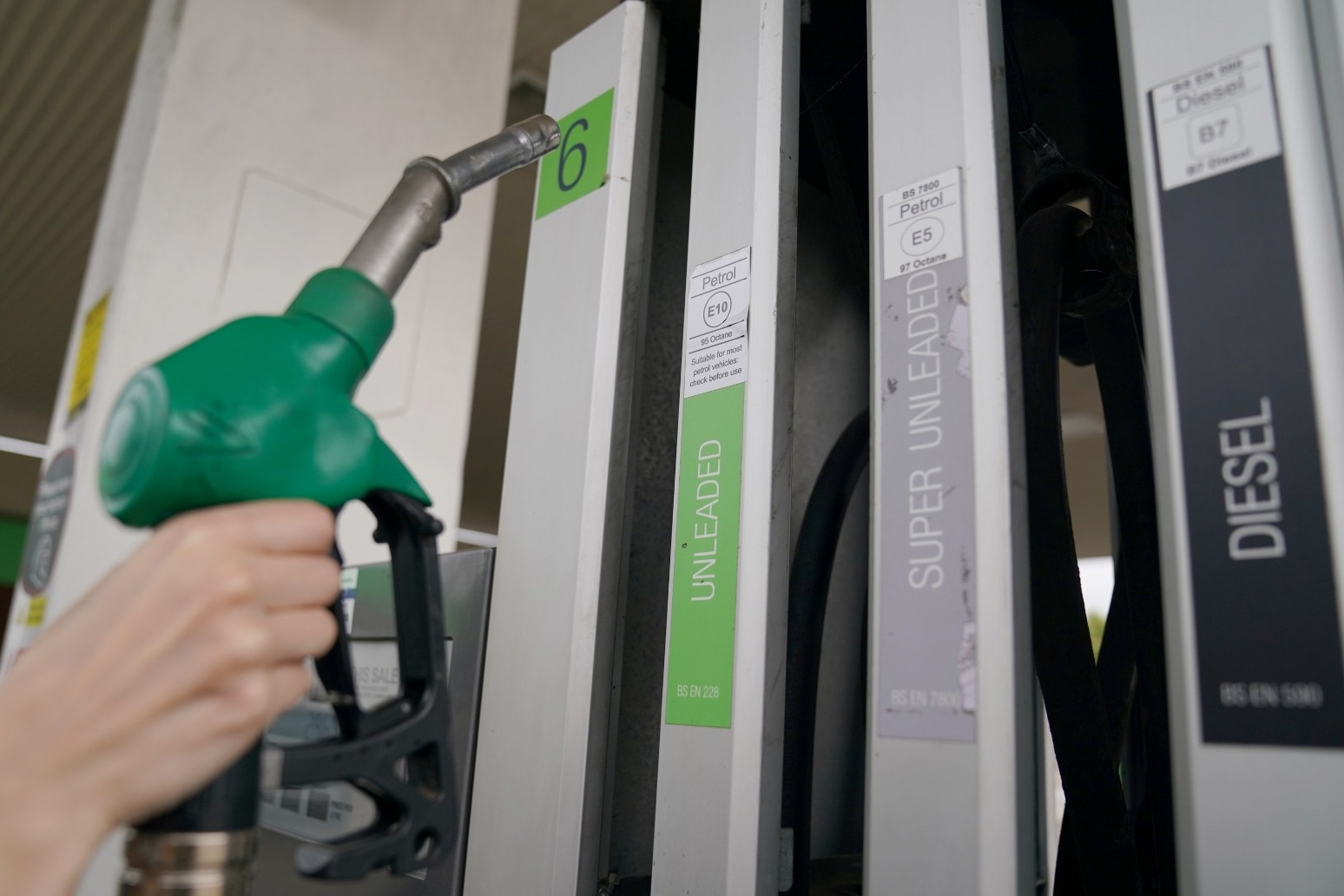 Petrol drivers still getting ‘raw deal’ despite record fall in pump prices – RAC 