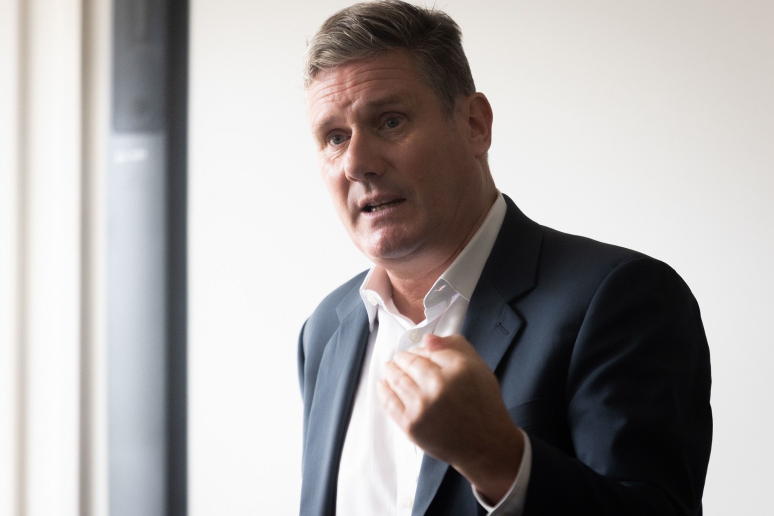 Starmer says he supports right to strike as cost of living mounts 