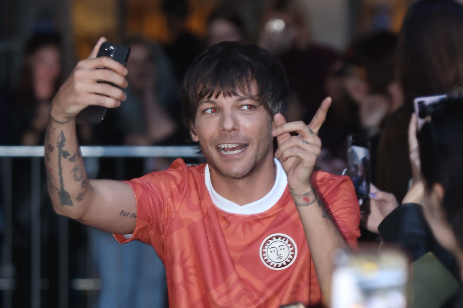 Louis Tomlinson ‘expecting a few texts’ from One Direction after new album launch 