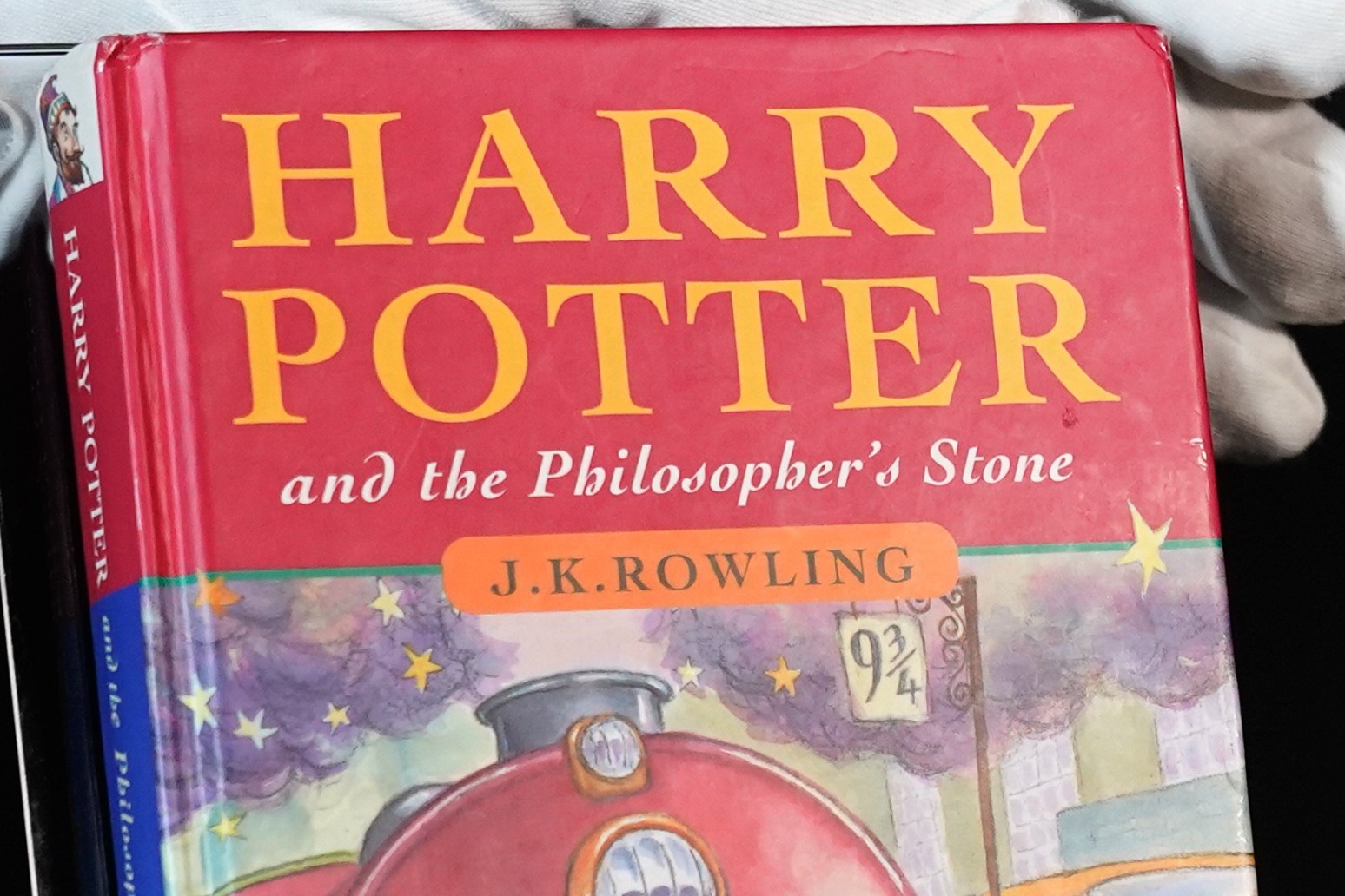 Rare edition of Harry Potter And The Philosopher’s Stone to go under hammer 