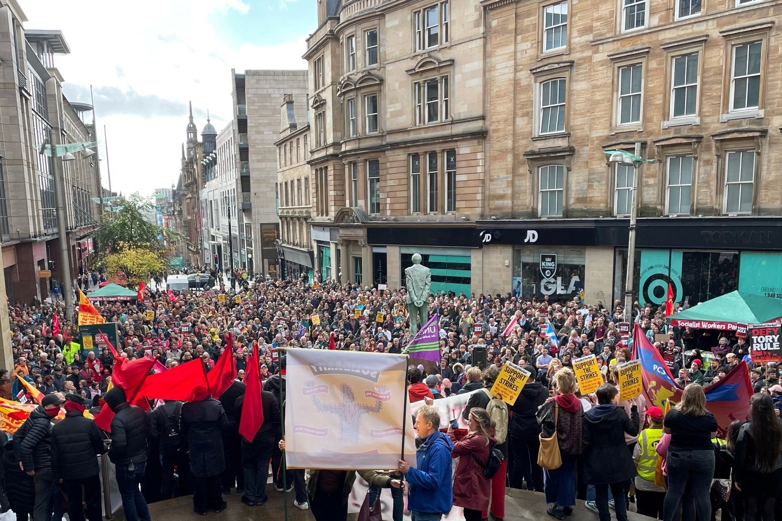 Thousands protest in Glasgow over rising cost of living 