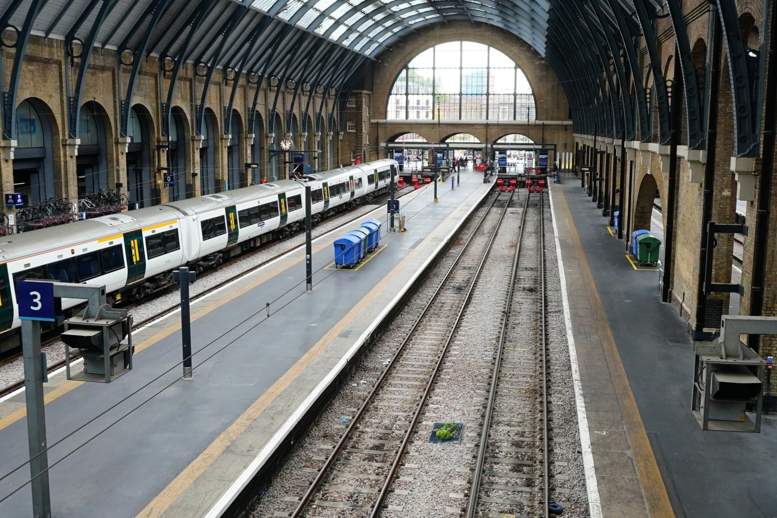 Fresh strike by train drivers causing more travel chaos 