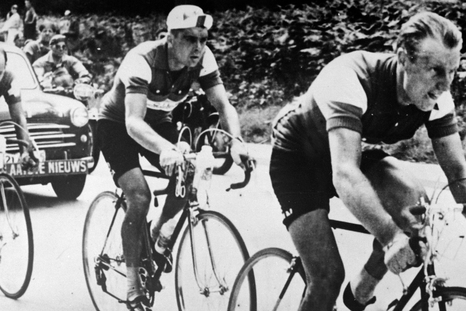 First Briton to win Tour de France stage Brian Robinson dies at age of 91 