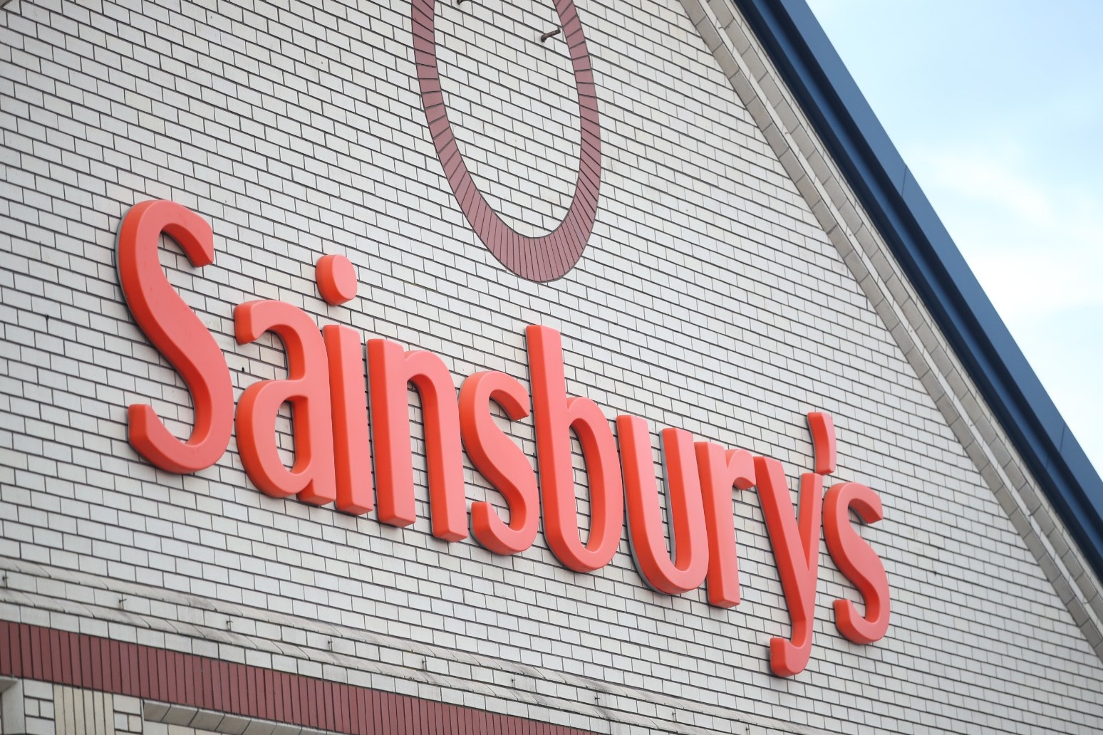Sainsbury’s launches hiring spree for 18,000 extra Christmas jobs 