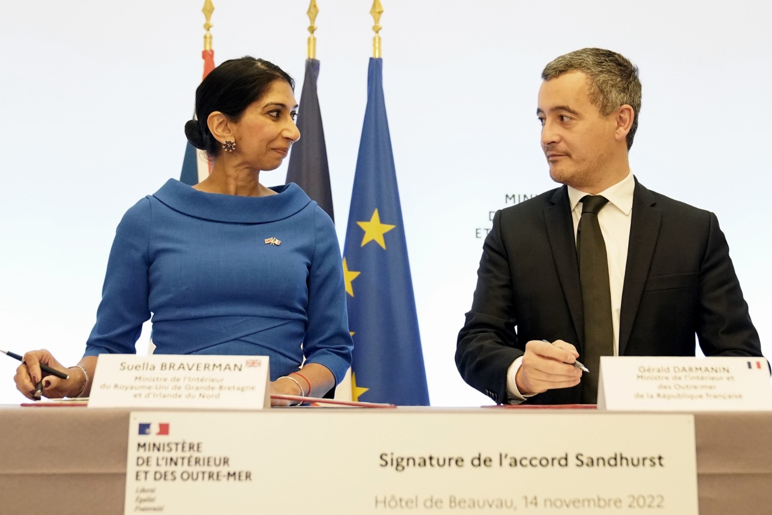 UK and France sign historic deal on small boats crisis 