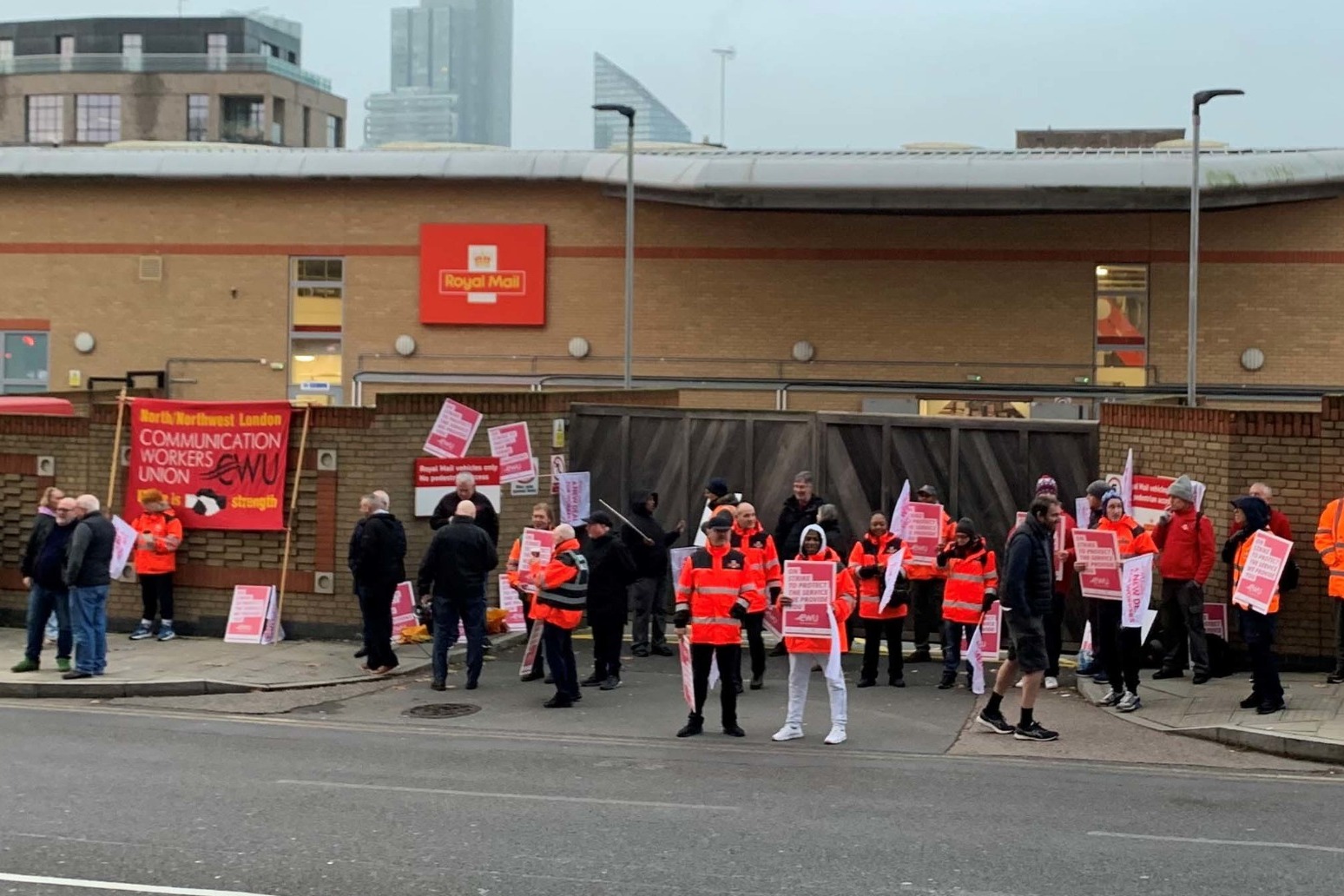 Thousands of striking Royal Mail workers expected at rally near Parliament 
