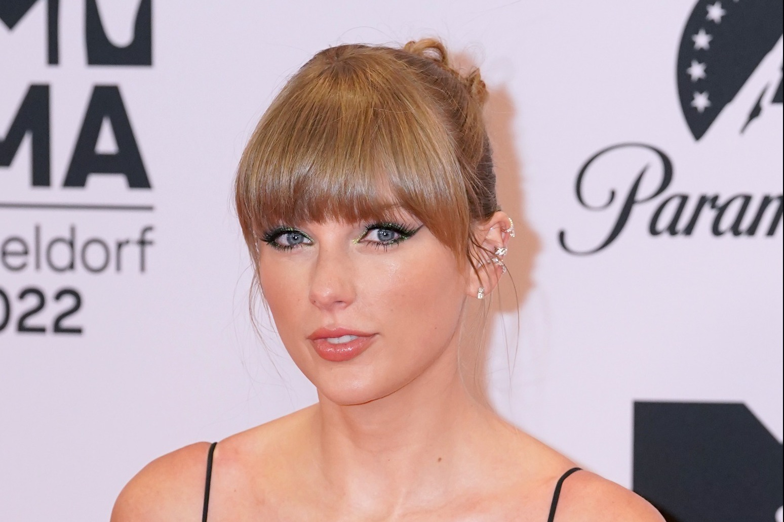 Taylor Swift tipped for first number one of 2023 with album Midnights 