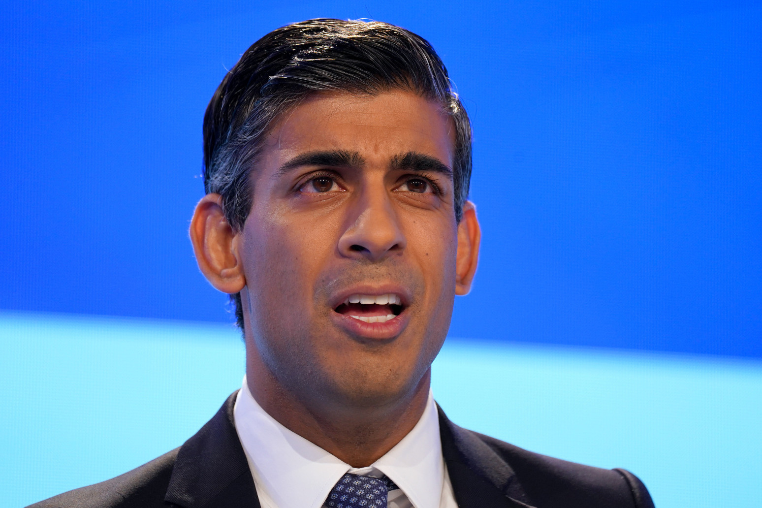 Sunak promises to tackle inflation and NHS waiting lists in major speech 