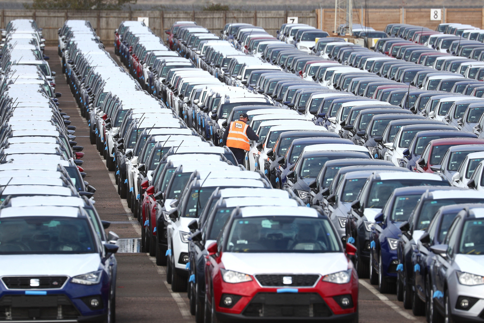 Sales of new cars sink to lowest level in three decades 