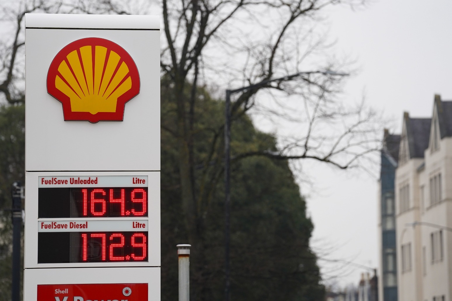 Shell faces £1.7bn earnings hit due to UK and EU windfall taxes 