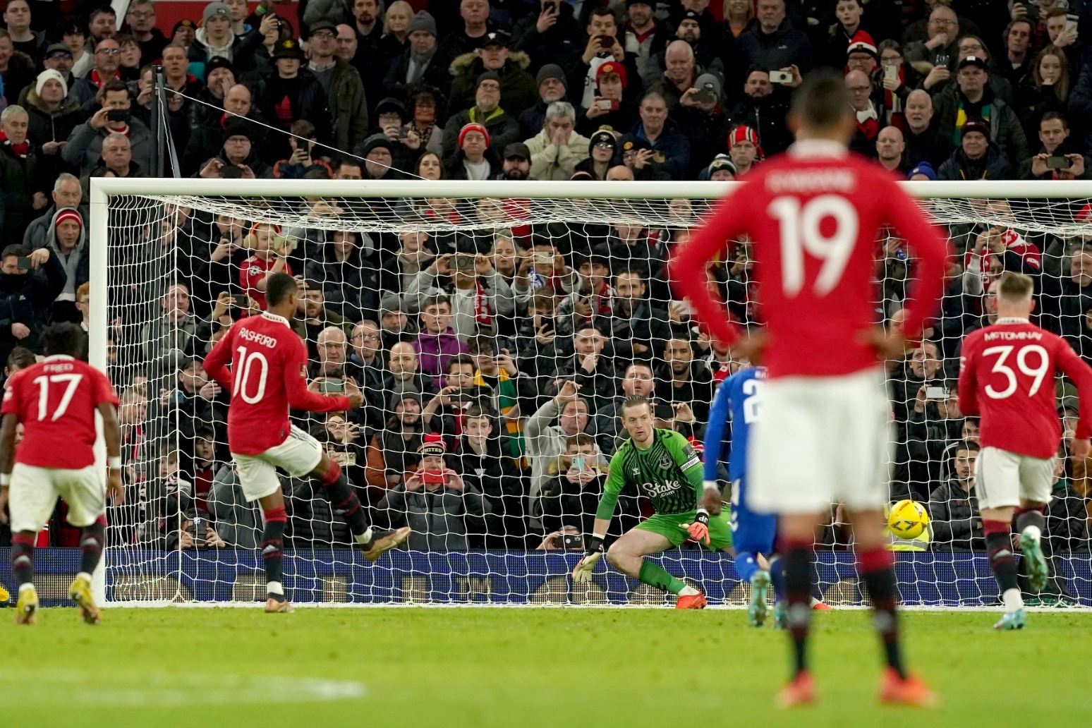 Marcus Rashford hot streak continues as Manchester United beat Everton in FA Cup 