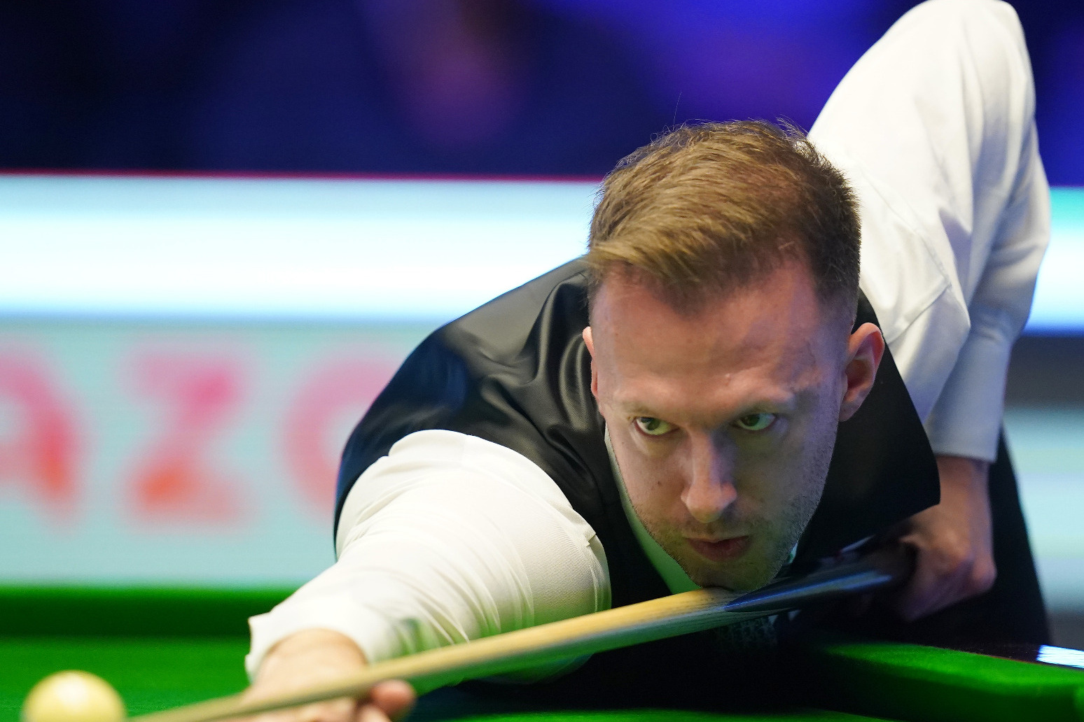 Judd Trump battles back to beat Ryan Day in deciding frame at Masters 