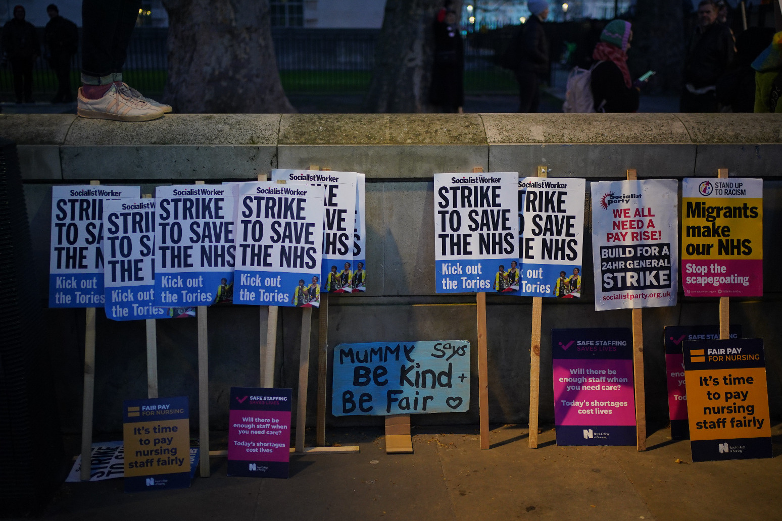 ‘Large-scale support’ among patients for NHS strikes 