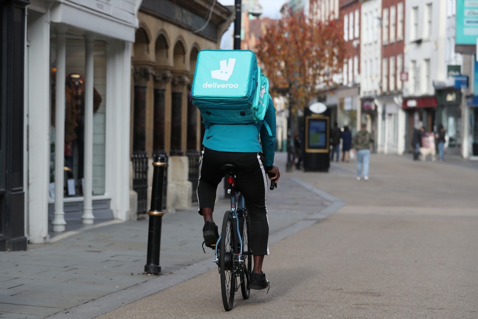 Deliveroo delivers profitability boost despite order decline 