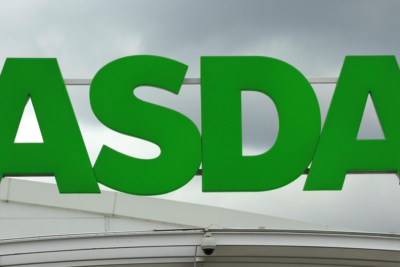Almost 300 jobs at risk at Asda and 4,100 staff face pay cut 