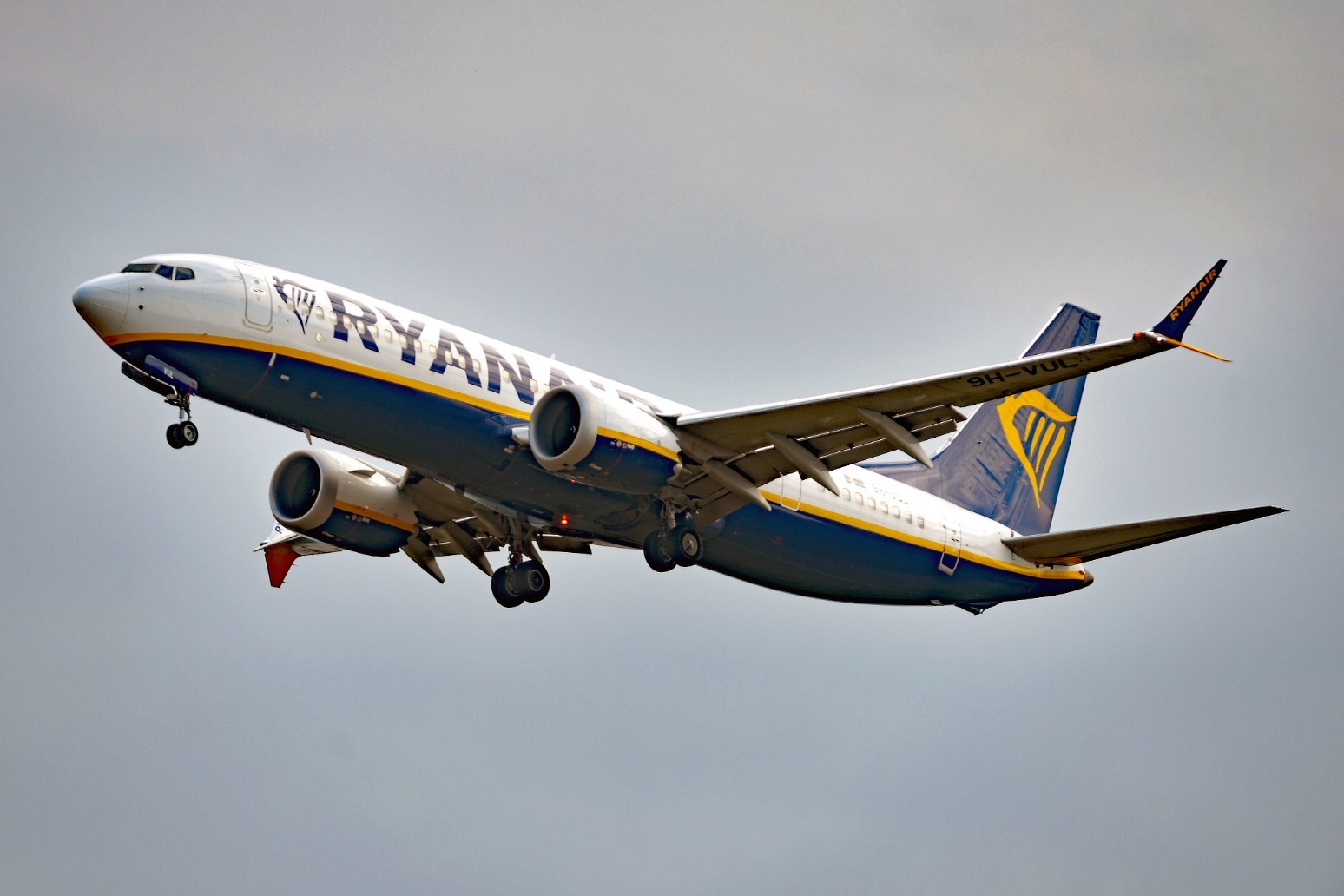 Ryanair benefits from ‘pent-up travel demand’ as fares and profits rise 